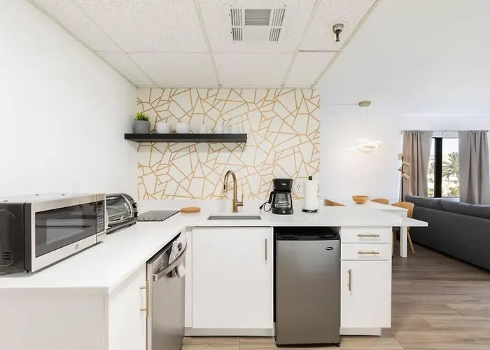 Modern Studio On I-Drive: Parking + Pool Included